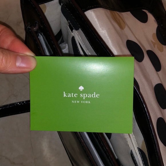 NEW KATE SPADE BLACK SHINY PATENT LEATHER CROSSBODY BAG WITH GOLD HARDWARE - Picture 14 of 15